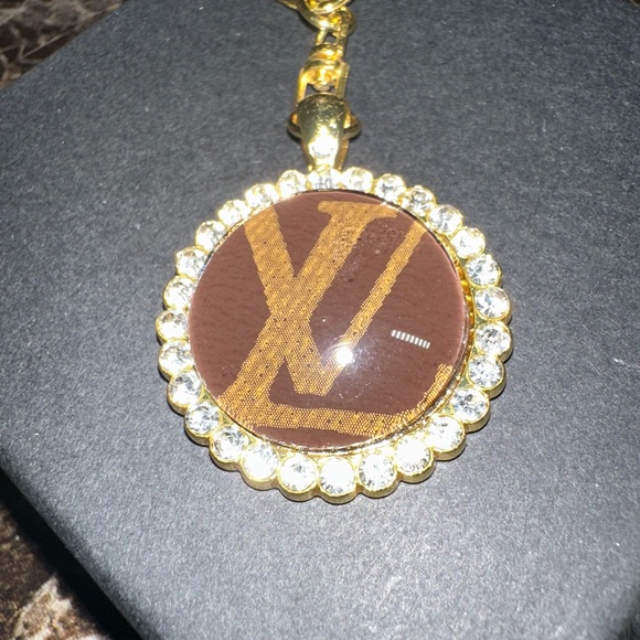 Louis Vuitton Brown and Gold Crystal-Trim Round Key Holder - Picture 9 of 10
